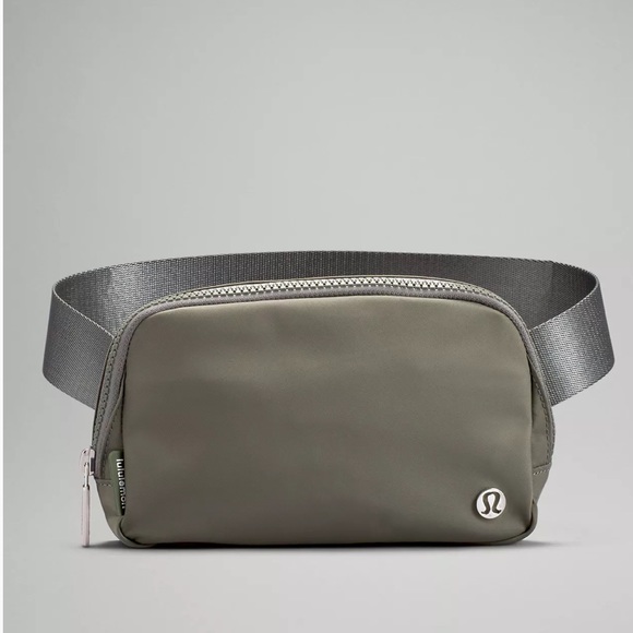 Lululemon Everywhere Belt Bag *Grey Sage - Picture 2 of 5